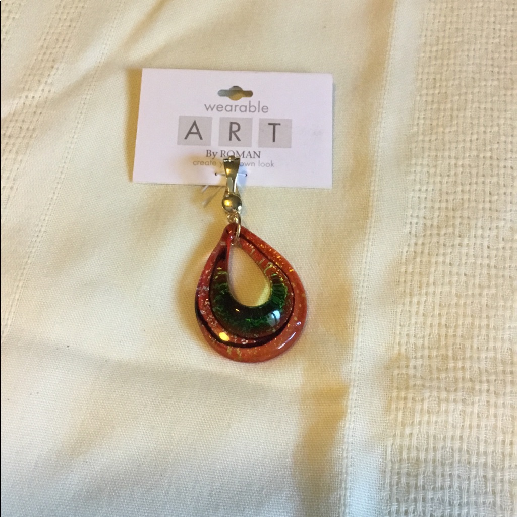 Glass Pendant Nwt 3 For 10 5$